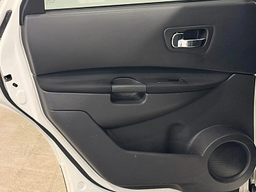 Nissan , 2011г., передний привод, механика