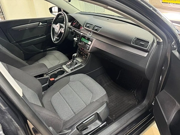 Volkswagen Passat, 2011г, передний привод, робот