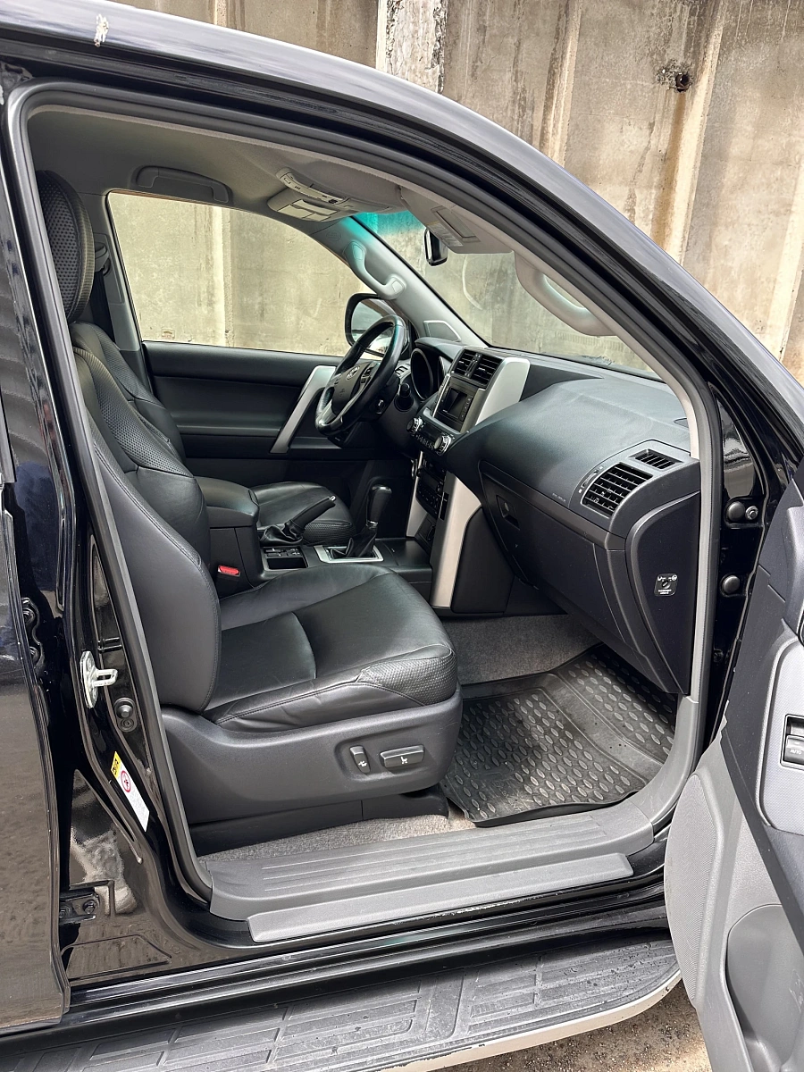 Toyota Land Cruiser Prado, 2010г., полный привод, автомат