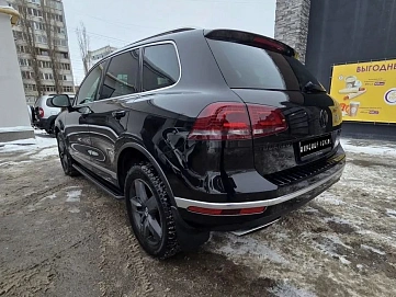 Volkswagen Touareg, 2016г, полный привод, автомат