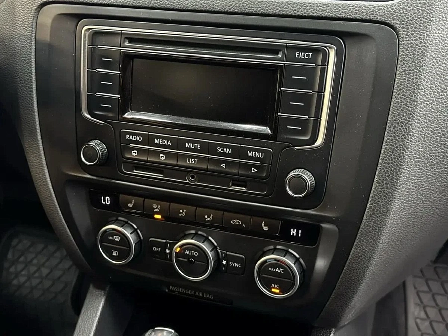 Volkswagen Jetta, 2014г., передний привод, автомат