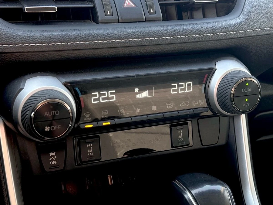 Toyota RAV4, 2021г., полный привод, вариатор