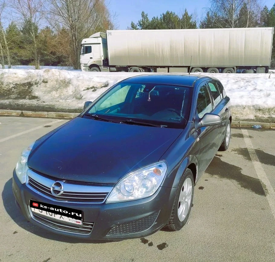 Opel Astra, 2012г., передний привод, механика