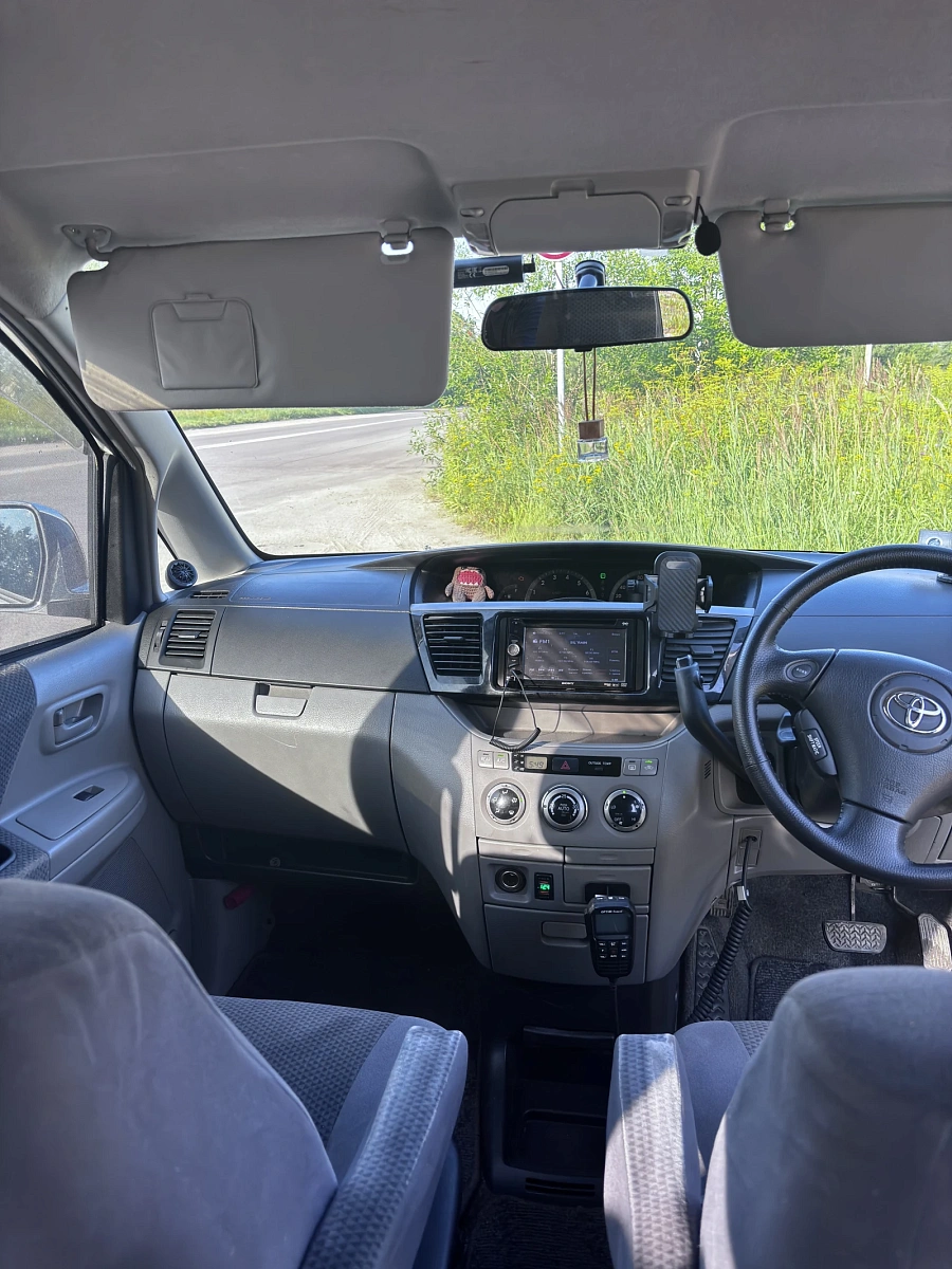 Toyota Voxy, 2002г., полный привод, автомат