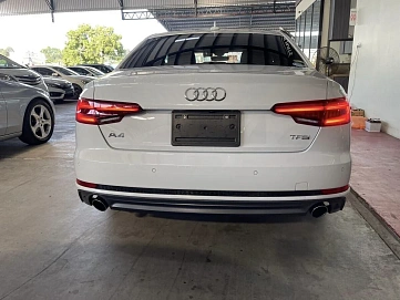 Audi A4, 2019г, передний привод, робот