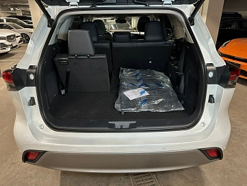 Toyota Highlander, 2025г, полный привод, автомат
