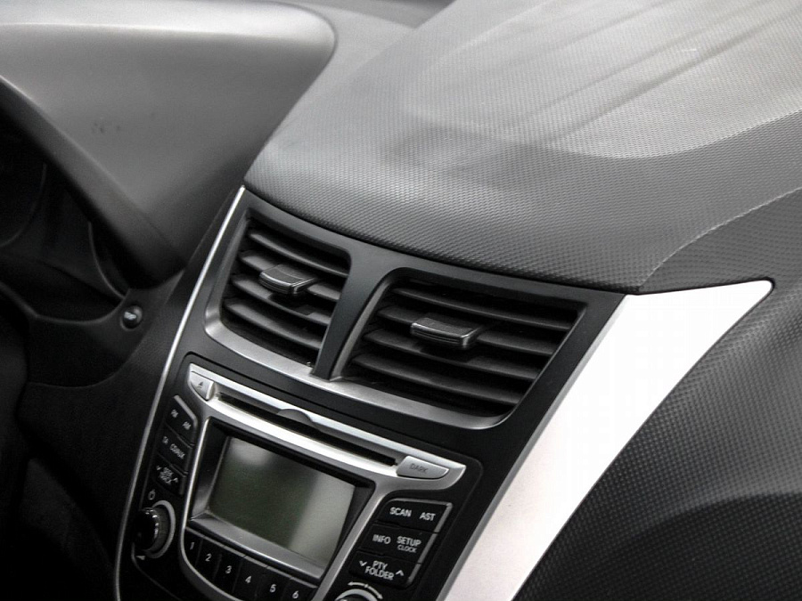Hyundai Solaris, 2011г., передний привод, механика