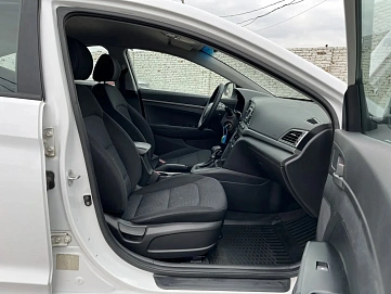 Hyundai Elantra, 2018г, передний привод, автомат