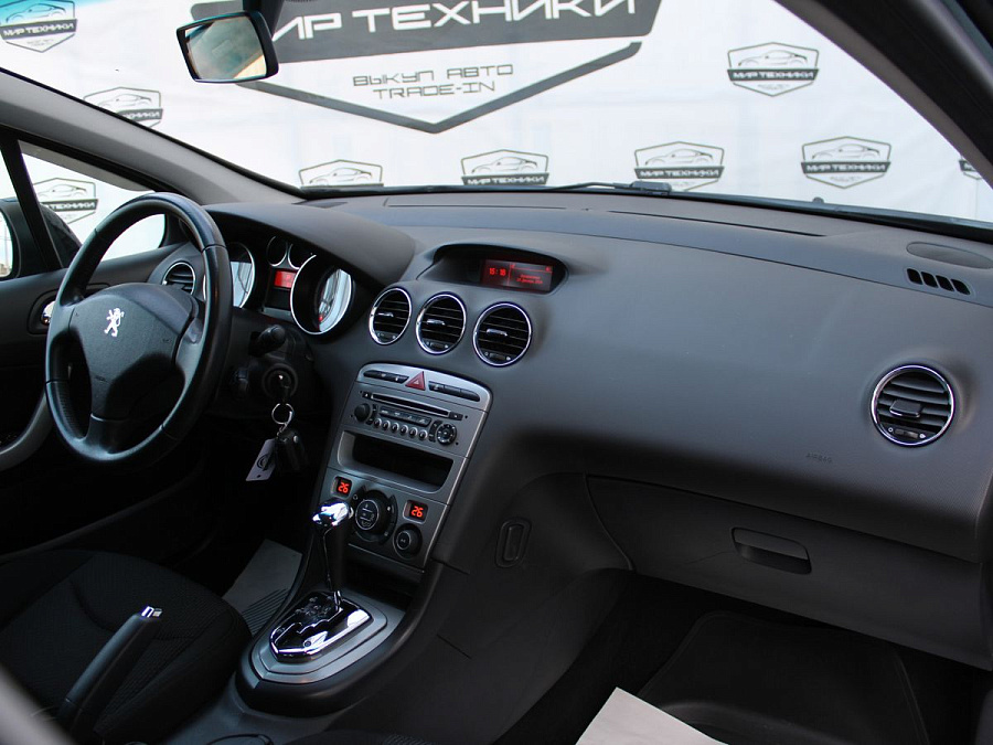 Peugeot 408, 2014г., передний привод, автомат