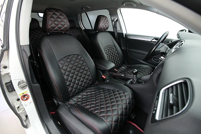 Volkswagen Golf, 2010г., передний привод, механика