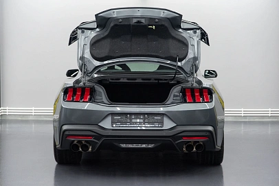 Ford Mustang, 2023г, задний привод, механика