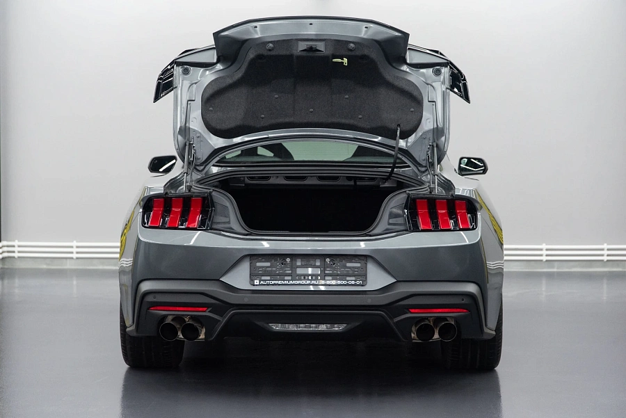 Ford Mustang, 2023г., задний привод, механика