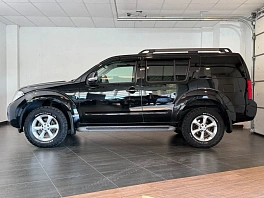 Nissan Pathfinder, 2012г, передний привод, механика