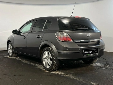 Opel Astra, 2011г, передний привод, робот