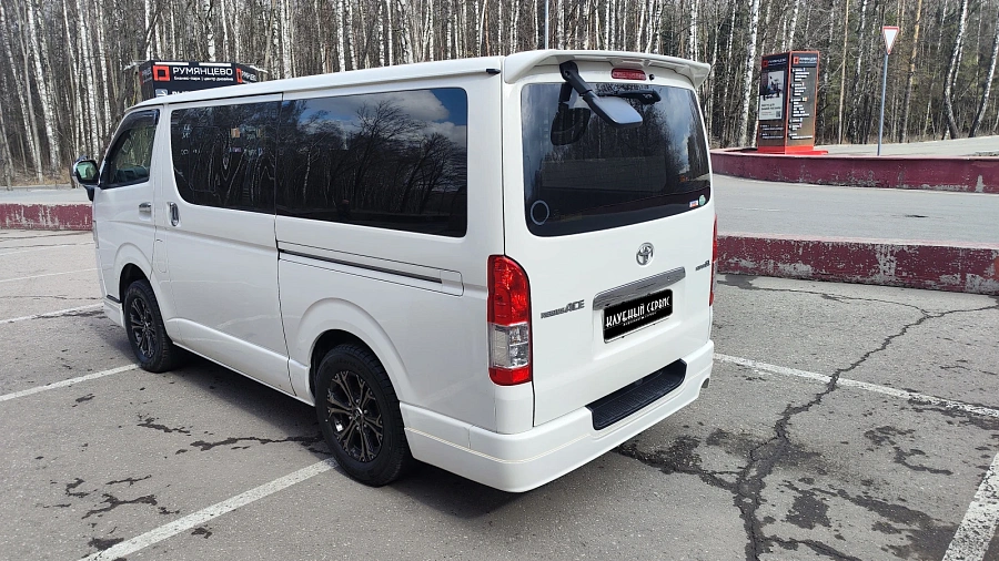 Toyota HiAce, 2015г., полный привод, автомат