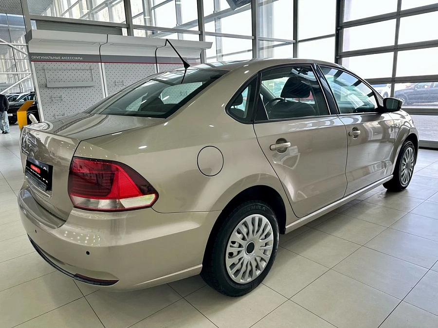 Volkswagen Polo, 2016г., передний привод, автомат