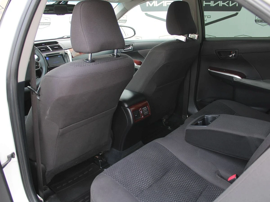 Toyota Camry, 2013г., передний привод, автомат