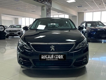 Peugeot 308, 2020г, передний привод, автомат