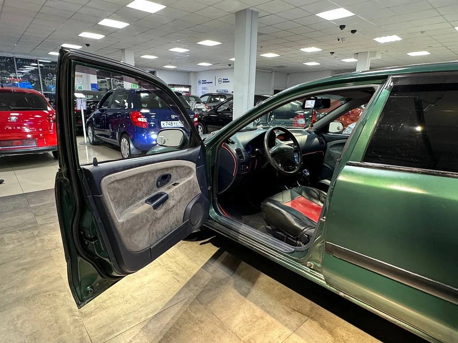Mitsubishi Carisma, 1998г., передний привод, механика