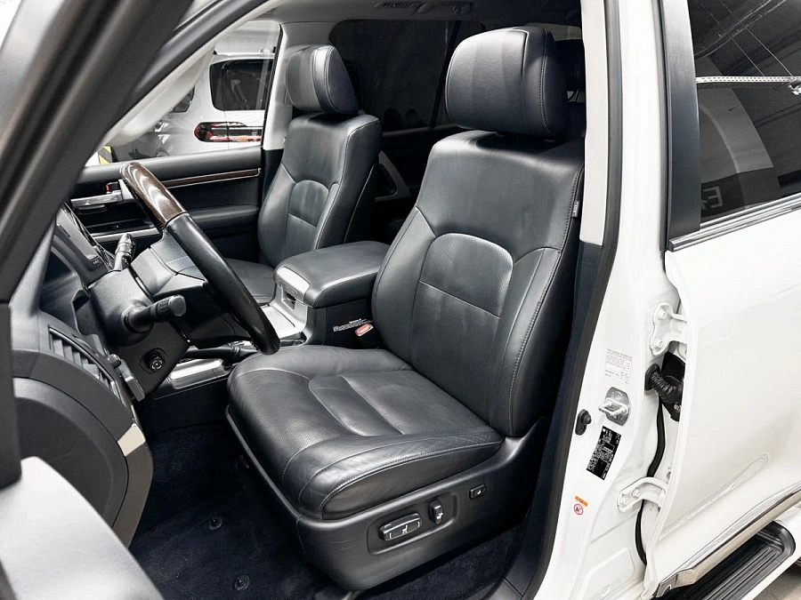 Toyota Land Cruiser, 2018г., полный привод, автомат