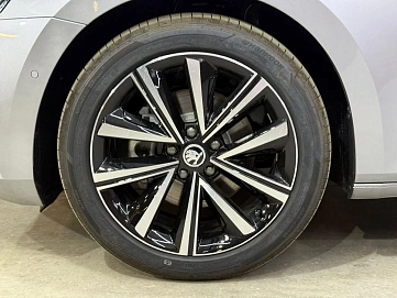 Skoda Superb, 2025г, передний привод, робот