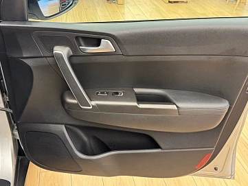 Kia Sportage, 2021г, передний привод, автомат