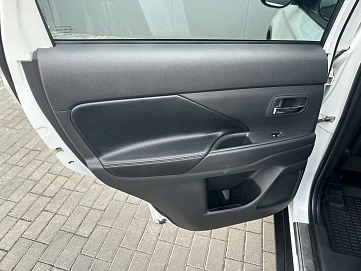 Mitsubishi Outlander, 2015г, полный привод, вариатор