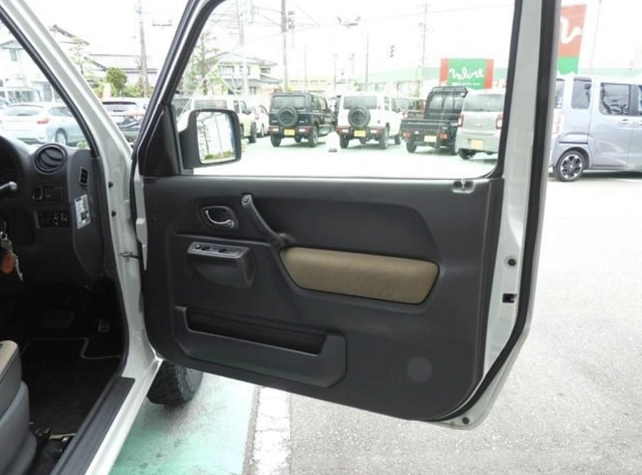 Suzuki Jimny, 2016г., полный привод, автомат