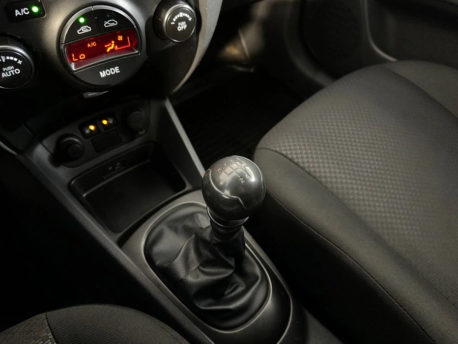 Kia Rio, 2009г., передний привод, механика