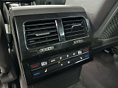 Volkswagen Touareg, 2019г., полный привод, автомат