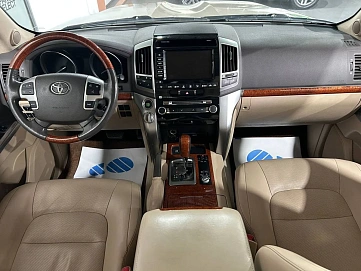 Toyota Land Cruiser, 2012г, передний привод, автомат