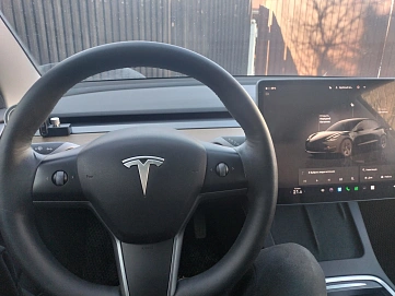 Tesla Model 3, 2022г, задний привод, автомат