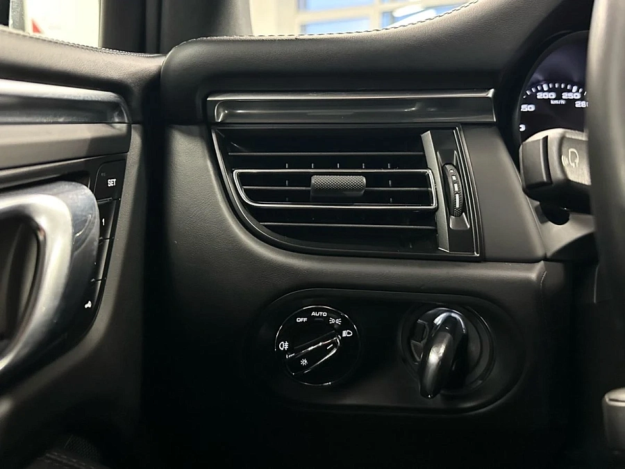 Porsche Macan, 2019г., полный привод, робот