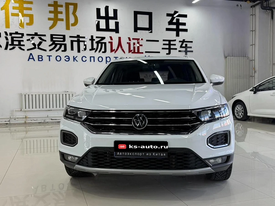 Volkswagen T-Roc, 2023г., передний привод, робот