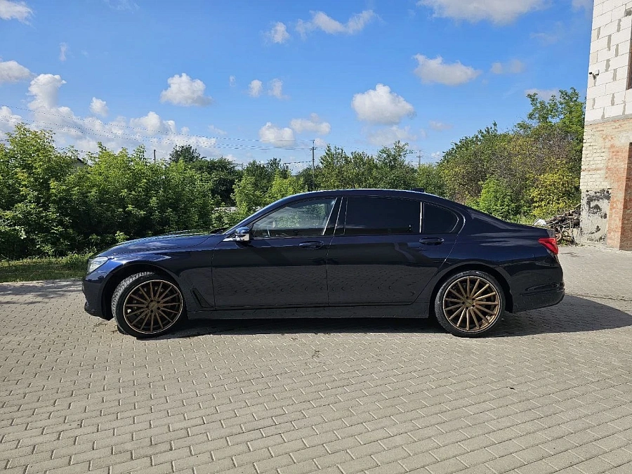 BMW 7 серии, 2016г., полный привод, автомат