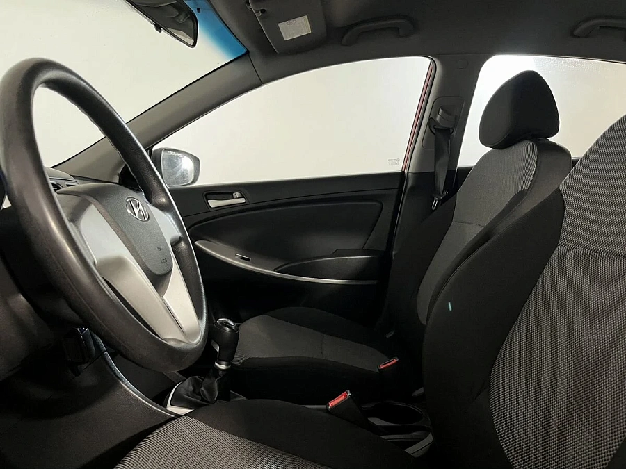 Hyundai Solaris, 2011г., передний привод, механика