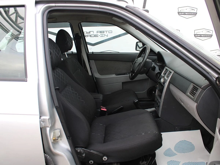 Lada (ВАЗ) Priora, 2010г., передний привод, механика