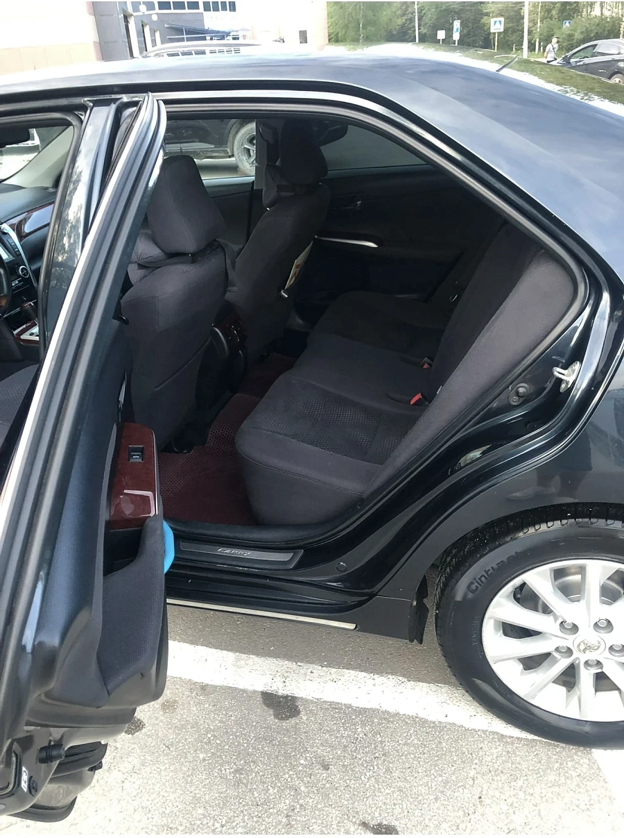 Toyota Camry, 2012г., передний привод, автомат