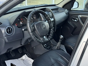 Renault Duster, 2015г, полный привод, механика