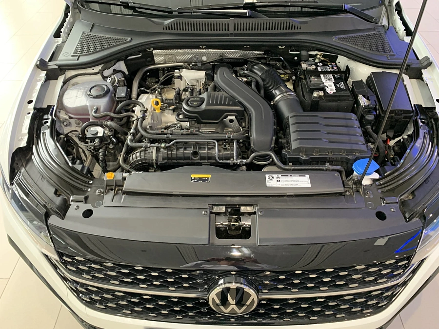 Volkswagen Lavida, 2023г., передний привод, робот