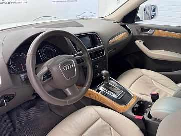 Audi Q5, 2010г, передний привод, автомат