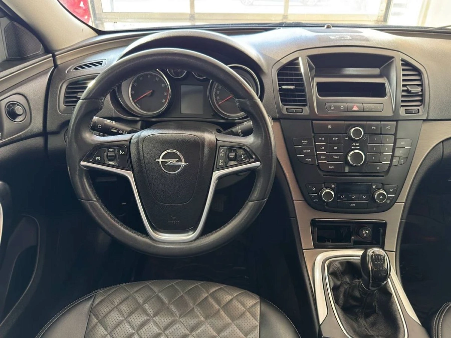 Opel Insignia, 2012г., передний привод, механика