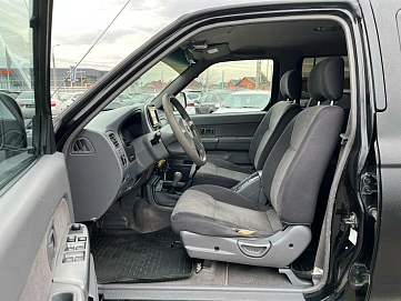 Nissan NP300, 2014г, передний привод, механика