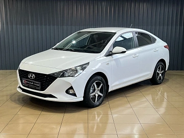 Hyundai Solaris, 2021г, передний привод, автомат