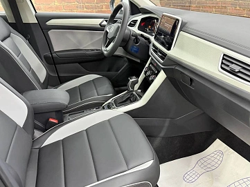 Volkswagen T-Roc, 2025г., передний привод, робот