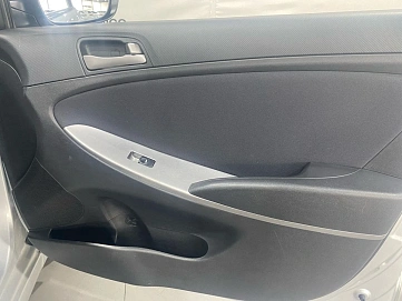 Hyundai Solaris, 2015г, передний привод, автомат