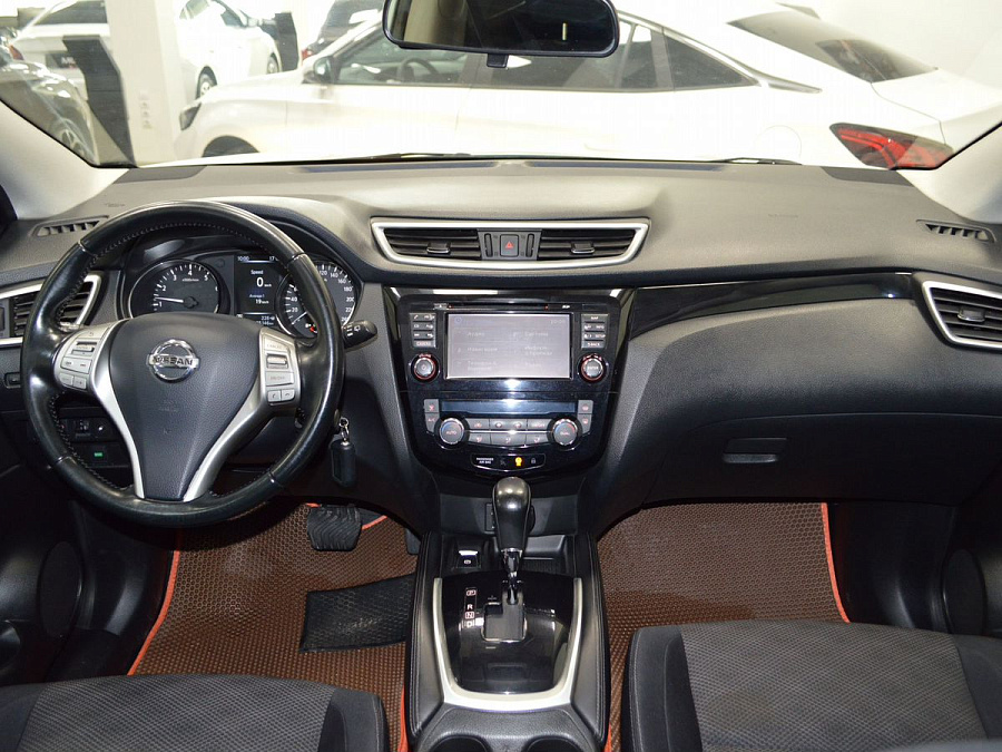 Nissan Qashqai, 2014г., передний привод, вариатор