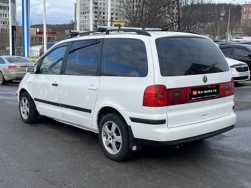Volkswagen Sharan, 2003г, передний привод, автомат