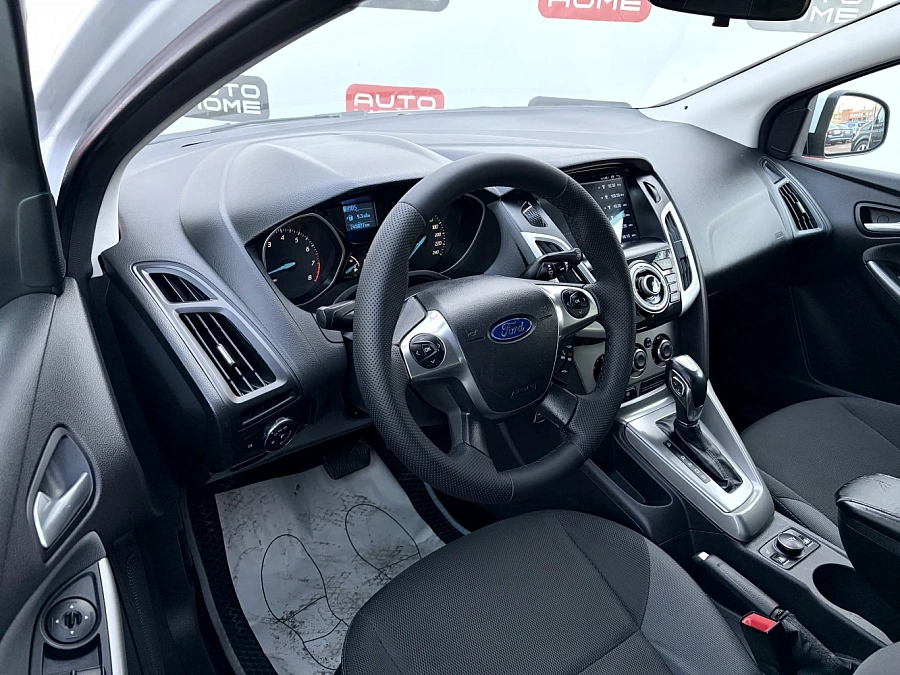 Ford Focus, 2011г., передний привод, робот