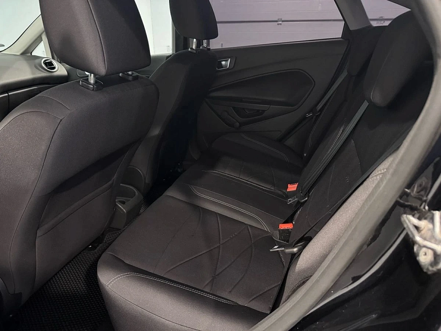 Ford Fiesta, 2015г., передний привод, автомат